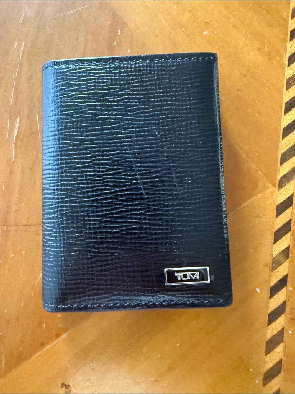 Tumi Black Textured Leather Bifold wallet Holder with Silver Logo - Picture 3 of 4